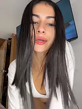 emilie xx  online show from 06/03/26, 02:33