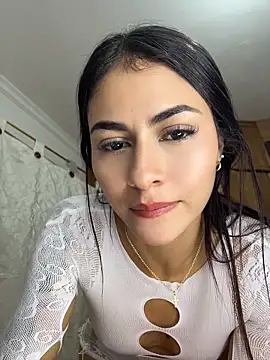 emilie xx  online show from 05/30/26, 04:41