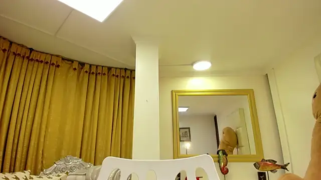 Charlottee Brown2 online show from 11/16/25, 09:25