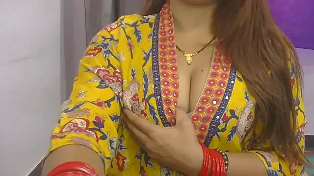 Snapshot of cutie-taara chatting on 10/14/25, 04:24 cutie-taara online show from 10/14/25, 04:24