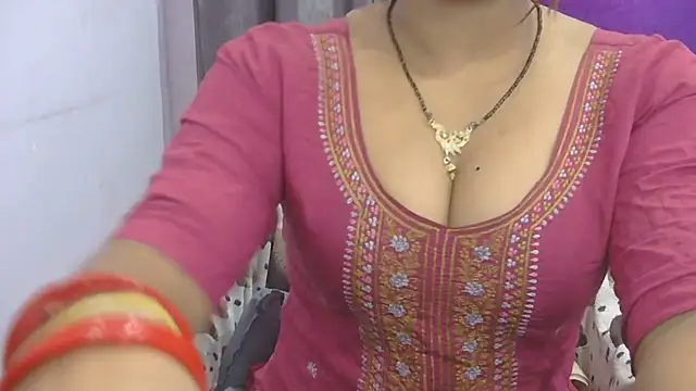 Snapshot of cutie-taara chatting on 10/12/25, 04:14 cutie-taara online show from 10/12/25, 04:14