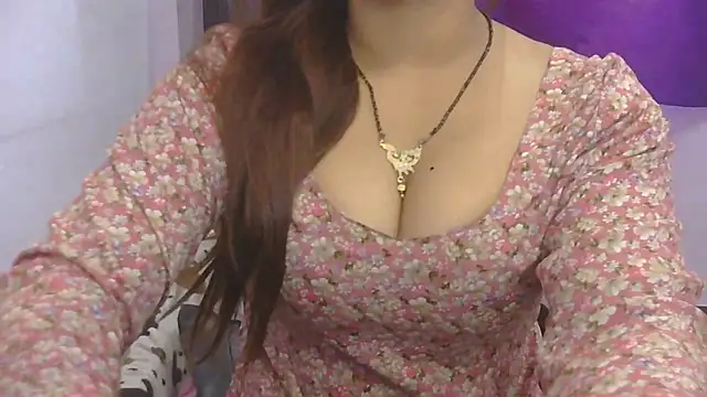 Snapshot of cutie-taara chatting on 09/23/25, 04:19 cutie-taara online show from 09/23/25, 04:19