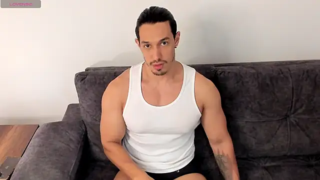 Lorenzoferrec online show from 12/16/25, 11:53