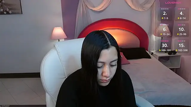 Snapshot of Paulis_gh chatting on 10/10/25, 12:28 Paulis gh online show from 10/10/25, 12:28