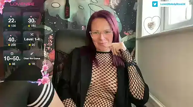 Snapshot of MelodyRoseUk chatting on 02/27/25, 02:21 MelodyRoseUk online show from 02/27/25, 02:21