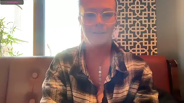 MelodyRoseUk online show from 10/28/25, 12:04