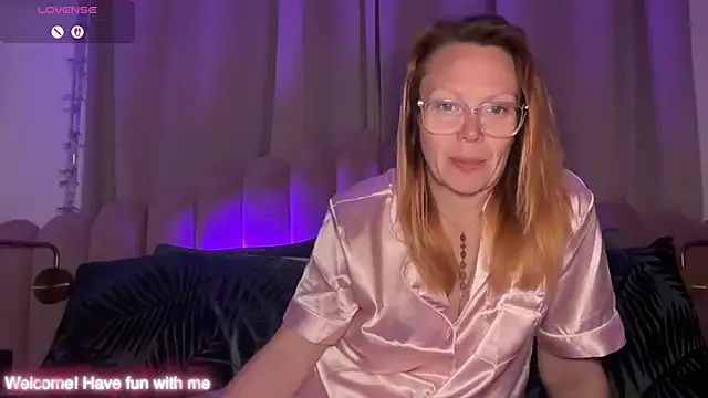 MelodyRoseUk online show from 04/20/26, 09:38