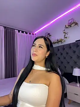 Amiirra  online show from 11/11/25, 03:56