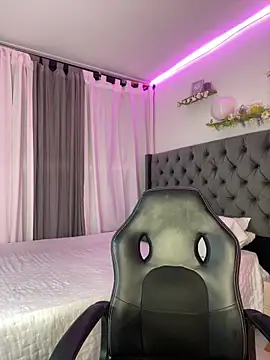 Amiirra  online show from 10/31/25, 12:29