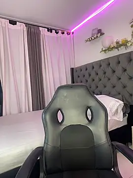 Amiirra  online show from 12/03/25, 05:30