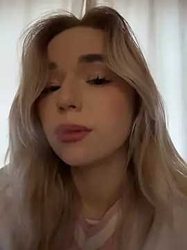 Snapshot of Eva_Millss chatting on 12/27/24, 01:07 Eva Millss online show from 12/27/24, 01:07