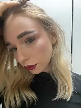 Snapshot of Eva_Millss chatting on 12/22/24, 01:11 Eva Millss online show from 12/22/24, 01:11