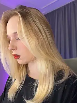 Snapshot of Eva_Millss chatting on 09/12/25, 01:11 Eva Millss online show from 09/12/25, 01:11