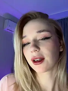 Snapshot of Eva_Millss chatting on 02/09/25, 01:46 Eva Millss online show from 02/09/25, 01:46