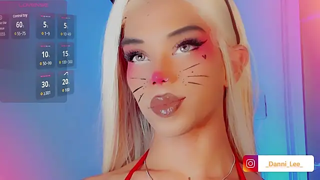 DanniLee  online show from 10/31/25, 10:16