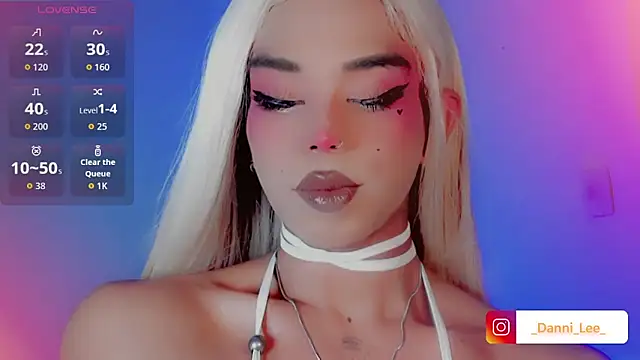 DanniLee  online show from 11/25/25, 10:43