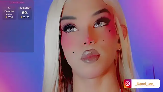 DanniLee  online show from 11/16/25, 05:50