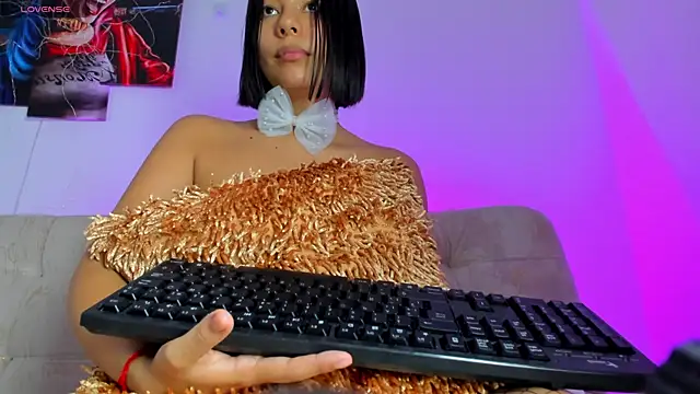 ZoeBruneet online show from 12/24/24, 11:22