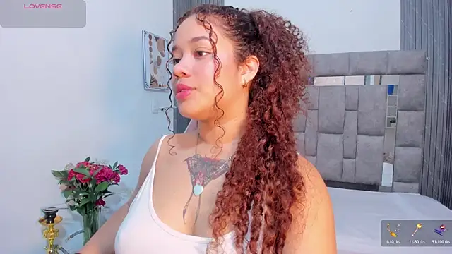 Snapshot of zulyjones chatting on 12/03/25, 12:26 zulyjones online show from 12/03/25, 12:26