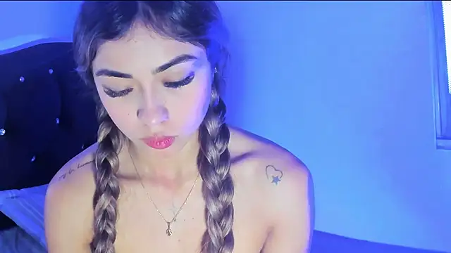 Snapshot of Annyy_Ricee28 chatting on 09/25/25, 02:12 Annyy Ricee28 online show from 09/25/25, 02:12