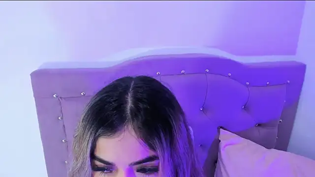 Snapshot of Annyy_Ricee28 chatting on 09/11/25, 01:22 Annyy Ricee28 online show from 09/11/25, 01:22