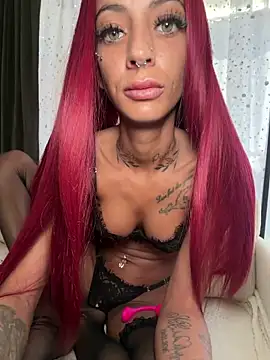 Snapshot of mrs_skinny_goddess chatting on 04/22/26, 11:17 mrs skinny goddess online show from 04/22/26, 11:17