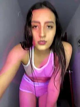 EmySofia online show from 12/18/25, 07:02