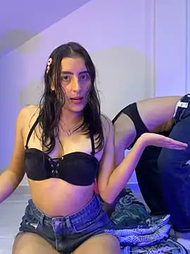 EmySofia online show from 10/21/25, 02:33