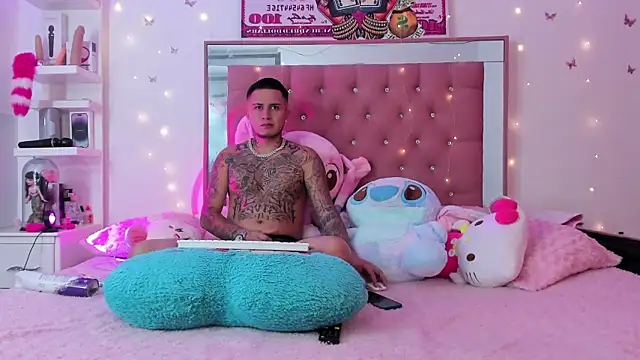 Snapshot of tamy_ian chatting on 01/20/25, 08:18 tamy ian online show from 01/20/25, 08:18