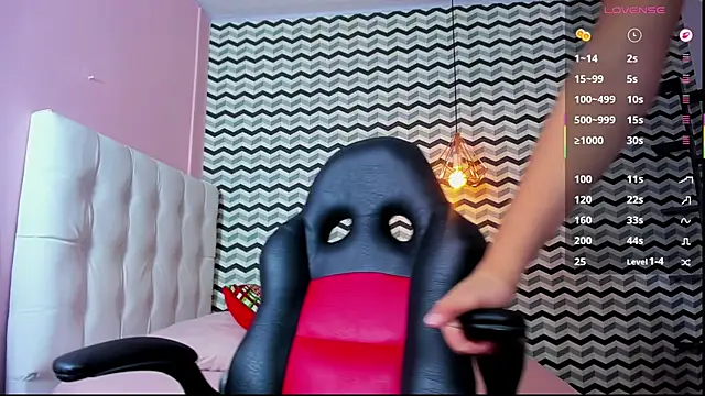 DENISERICHARD2 online show from 11/21/25, 12:48