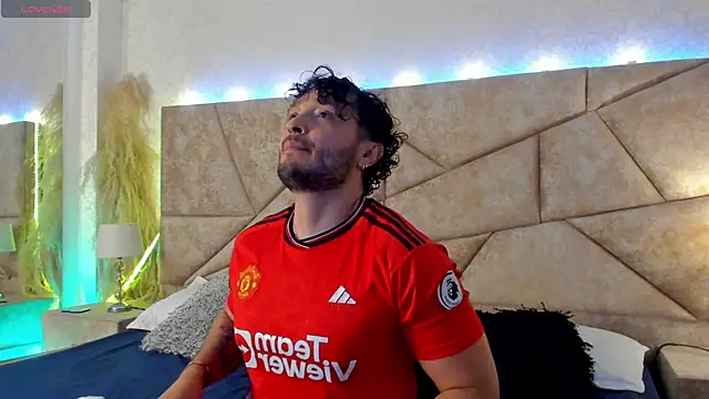 JossAckland online show from 04/15/26, 07:29