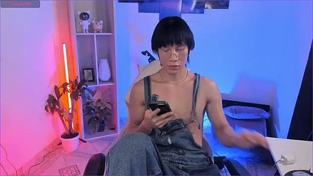 Snapshot of odelei chatting on 11/05/25, 10:02 odelei online show from 11/05/25, 10:02