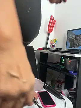 chiquimaturesexy online show from 10/15/25, 07:00