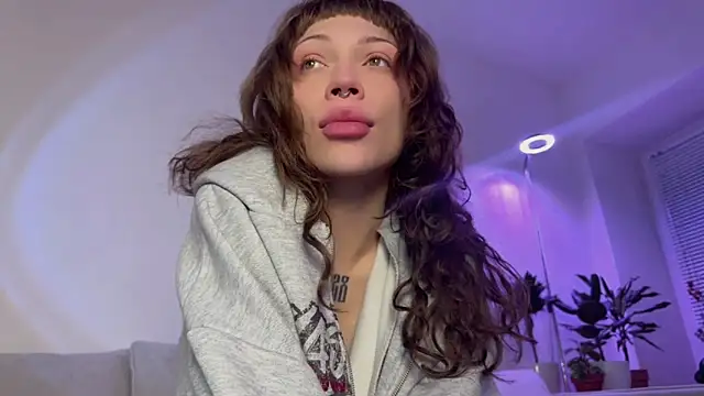 PaulaPratt online show from 12/23/25, 06:12