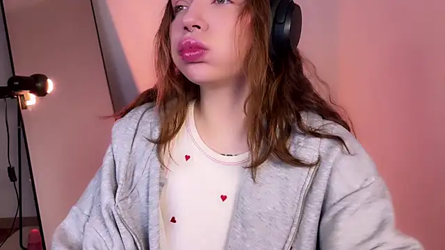 PaulaPratt online show from 02/22/25, 04:40