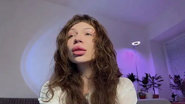 PaulaPratt online show from 12/18/25, 05:45