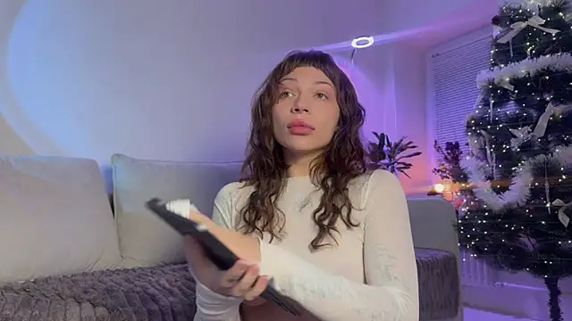 PaulaPratt online show from 12/22/25, 05:40