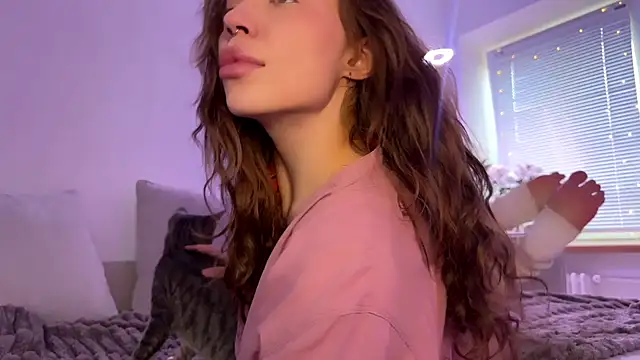 PaulaPratt online show from 10/31/25, 01:19