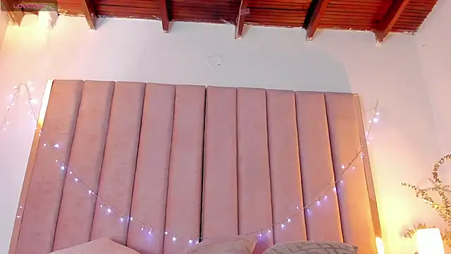 Snapshot of VICTORIA_RASH chatting on 01/17/25, 09:39 VICTORIA RASH online show from 01/17/25, 09:39