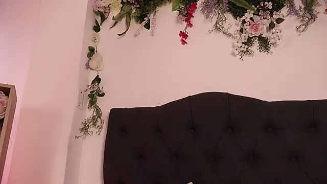 justnala  online show from 11/17/25, 05:50