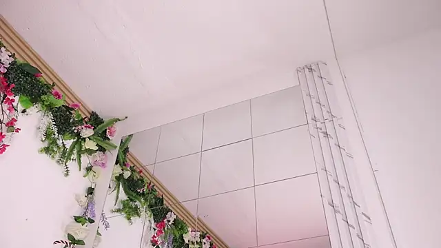 justnala  online show from 12/14/25, 08:09