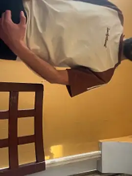 Snapshot of djtimka chatting on 12/18/25, 05:56 djtimka online show from 12/18/25, 05:56