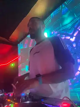 Snapshot of djtimka chatting on 10/31/25, 07:21 djtimka online show from 10/31/25, 07:21