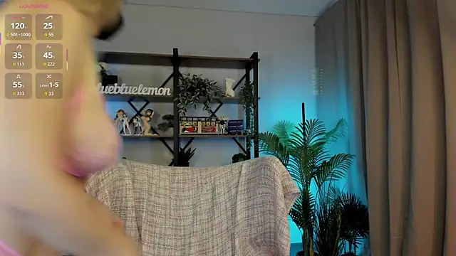 careful i bite nya online show from 09/29/25, 12:33