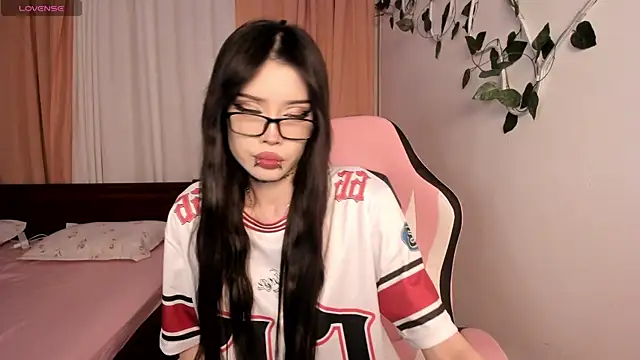 Velvetsky 1 online show from 10/30/25, 01:53