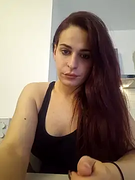 Snapshot of perla97 chatting on 10/21/25, 02:27 perla97 online show from 10/21/25, 02:27