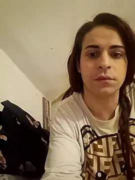 Snapshot of perla97 chatting on 12/07/24, 05:04 perla97 online show from 12/07/24, 05:04