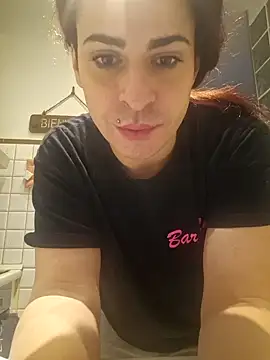 Snapshot of perla97 chatting on 02/22/25, 08:42 perla97 online show from 02/22/25, 08:42