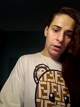 Snapshot of perla97 chatting on 12/20/25, 06:11 perla97 online show from 12/20/25, 06:11