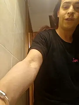 Snapshot of perla97 chatting on 02/11/25, 08:20 perla97 online show from 02/11/25, 08:20
